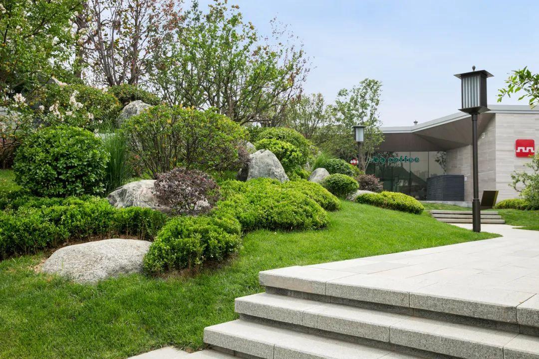 【金螳螂景观】想知道如何做好地铁口景观绿化吗?